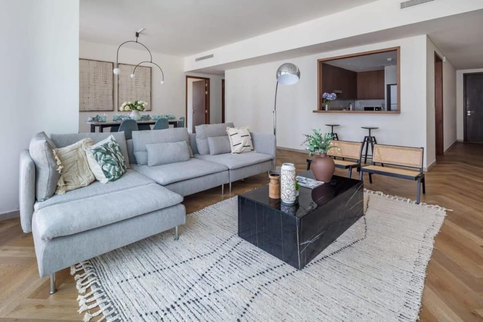 Frank Porter - BLVD Heights T1 Apartment in Dubai