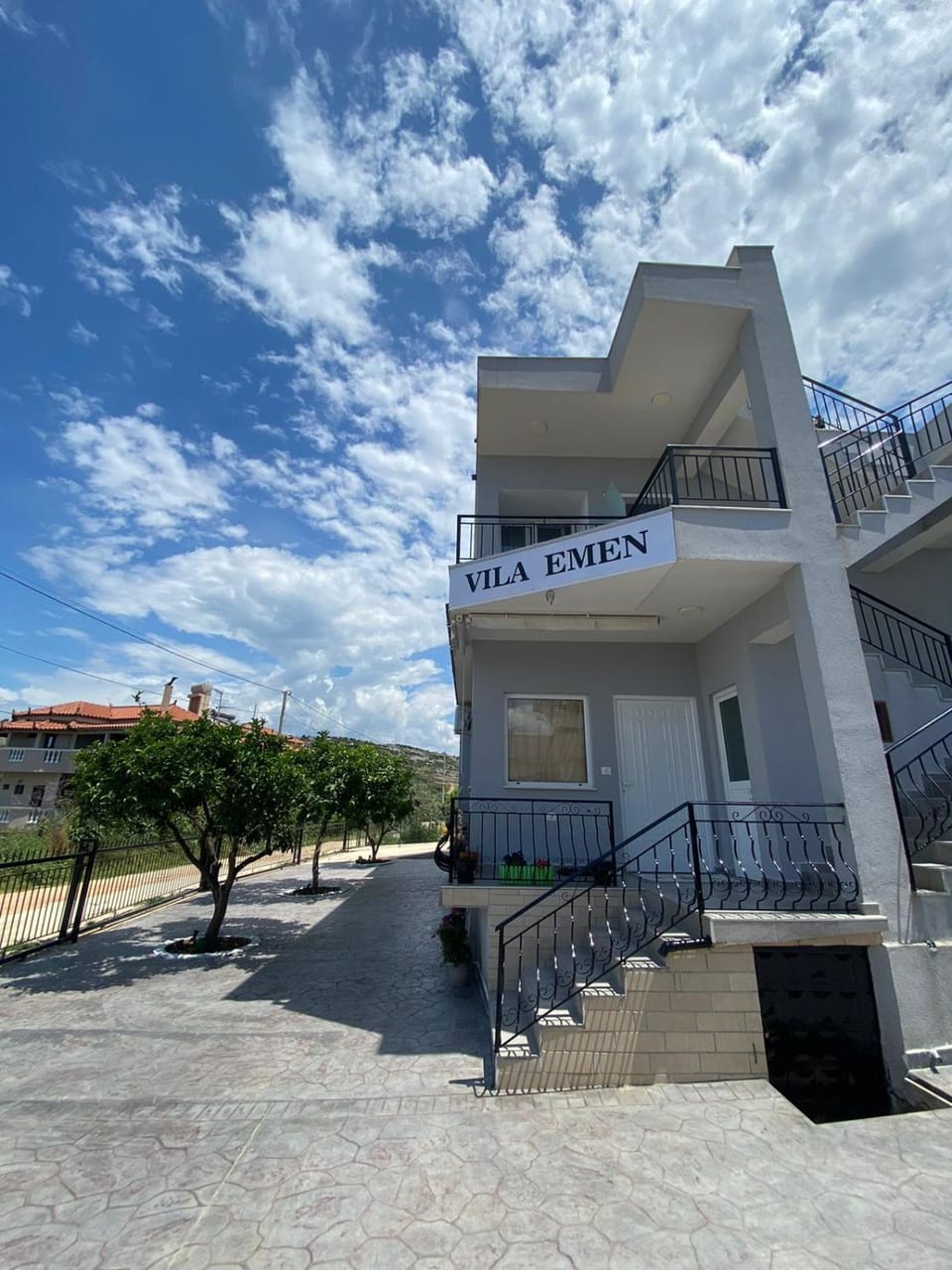 Property building, Day, View (from property/room), Balcony/Terrace