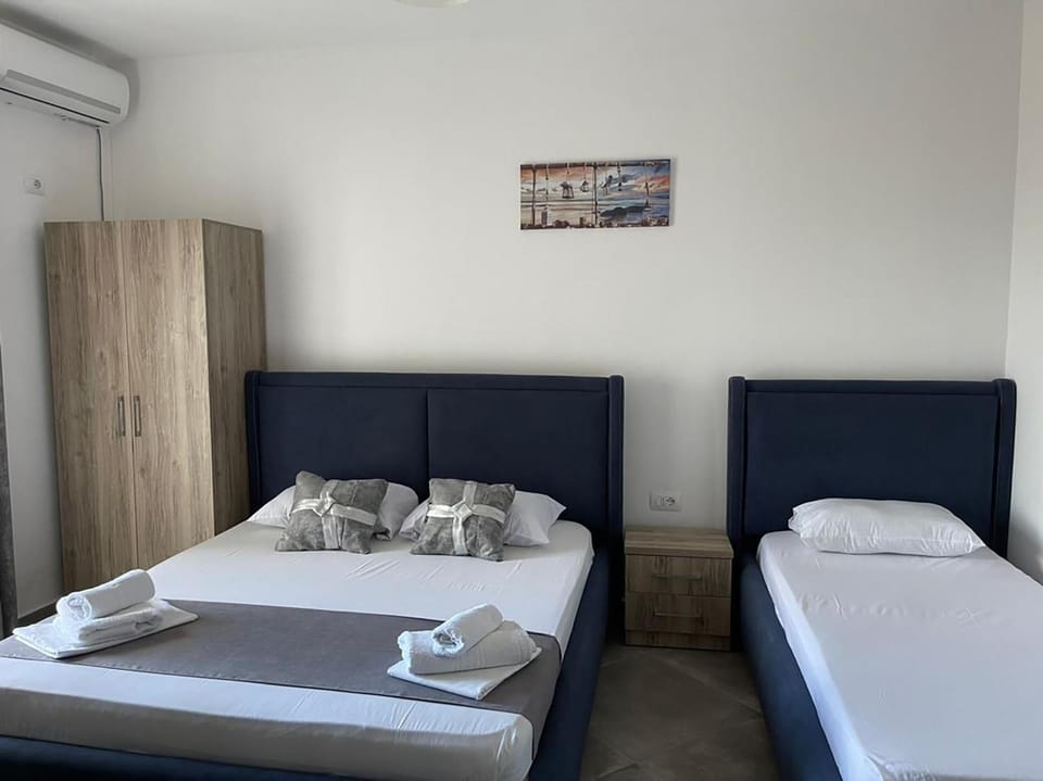 Bed, Photo of the whole room, Bedroom, wardrobe, air conditioner