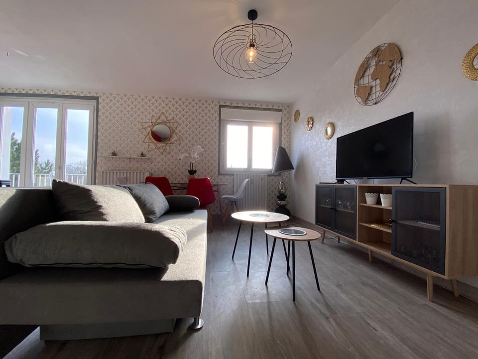 Communal lounge/ TV room, TV and multimedia, Living room