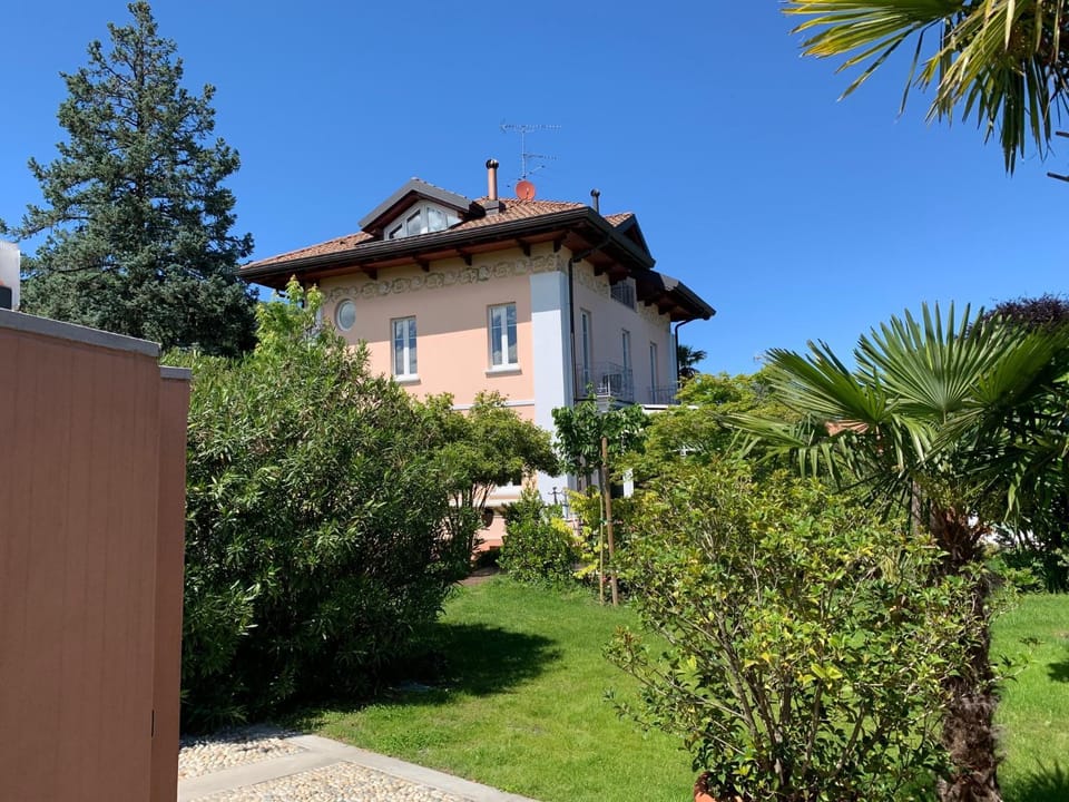 Facade/entrance, Garden