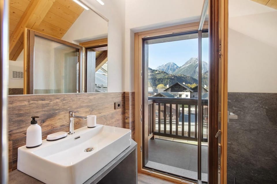 Natural landscape, Bathroom, Mountain view