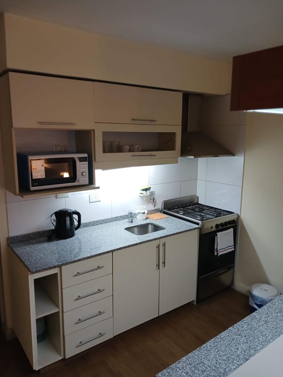 Kitchen or kitchenette, minibar, pet friendly, stove