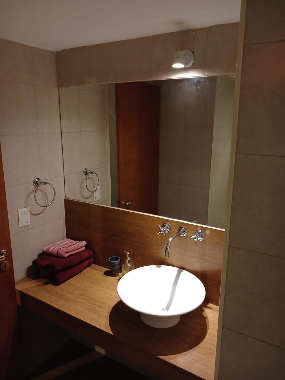 Bathroom, towels