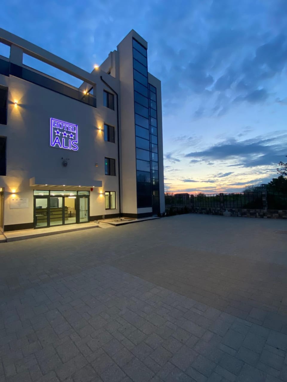 Property building, Facade/entrance