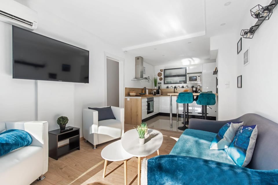 Living room, kitchen