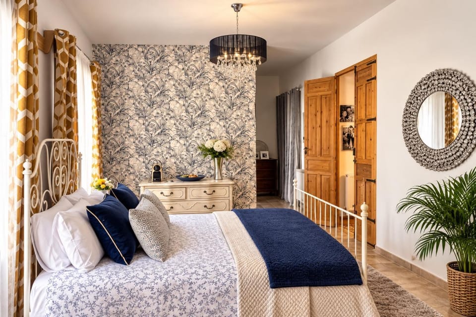 Bed, Photo of the whole room, Bedroom