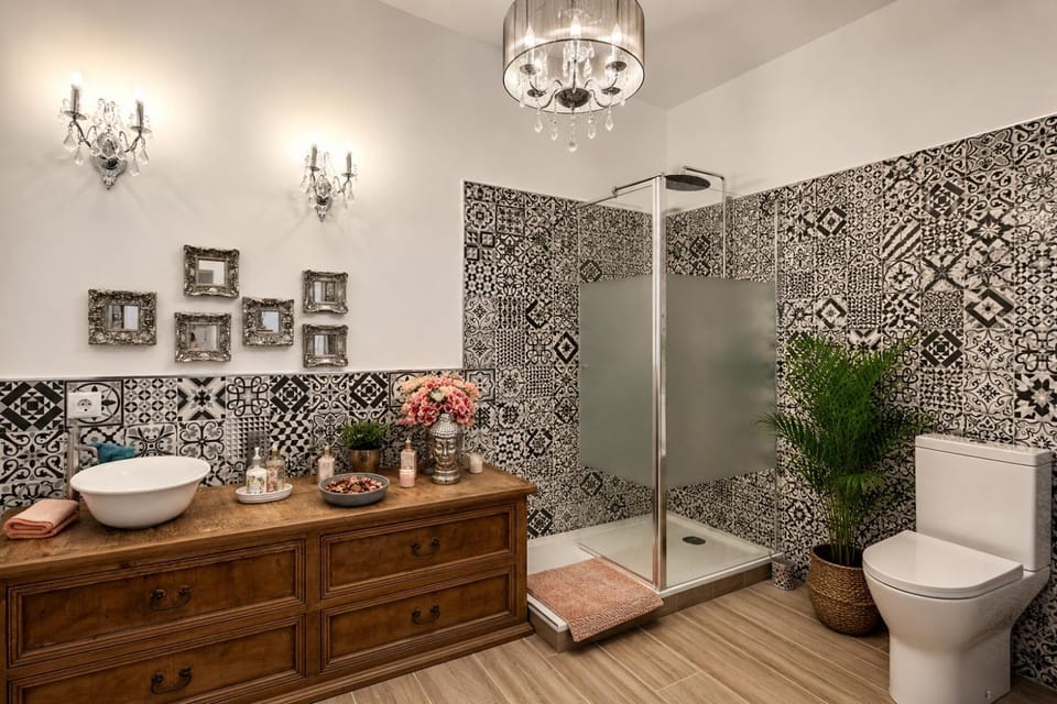 Shower, Toilet, Bathroom