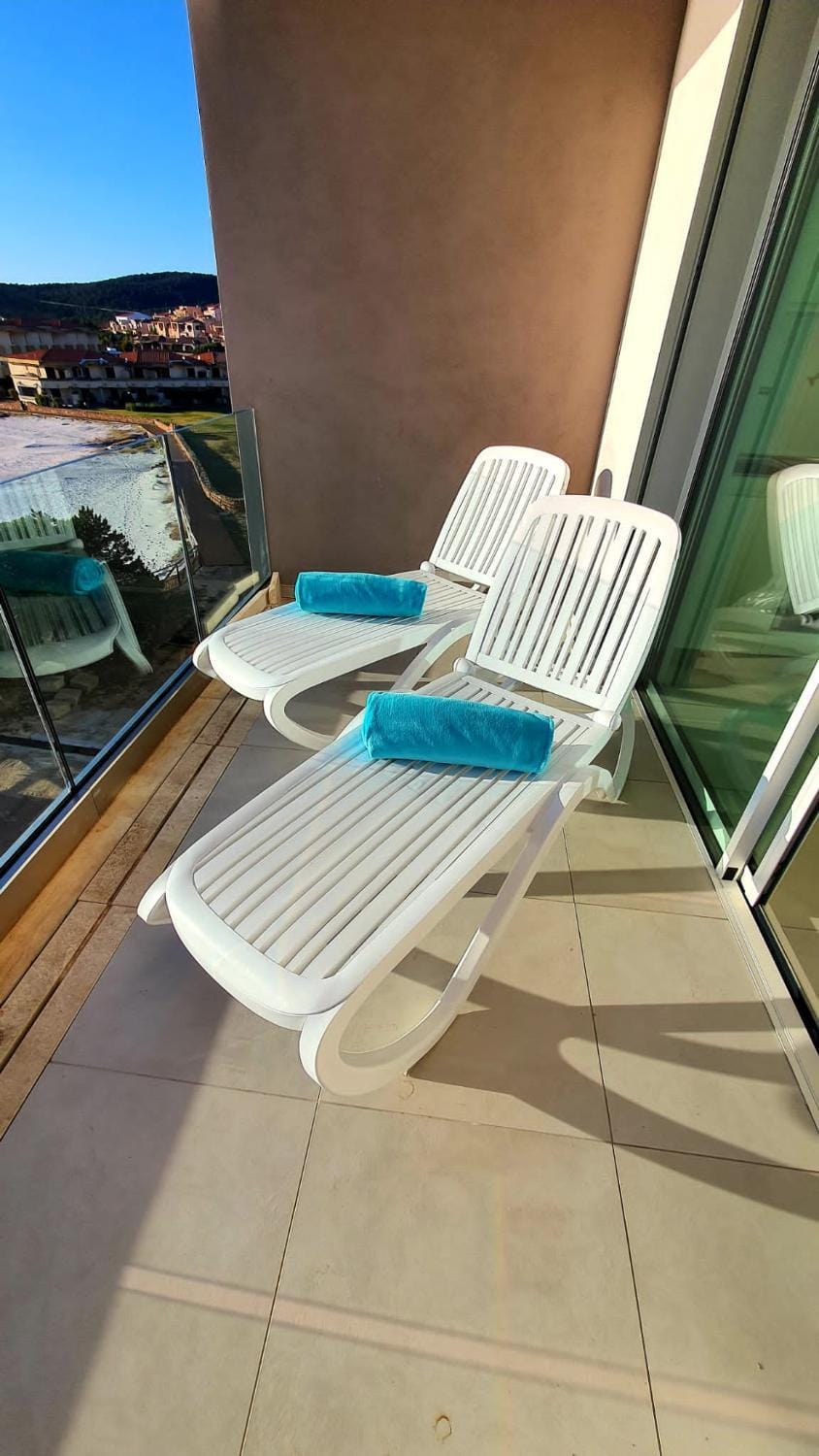 Balcony/Terrace, sunbed