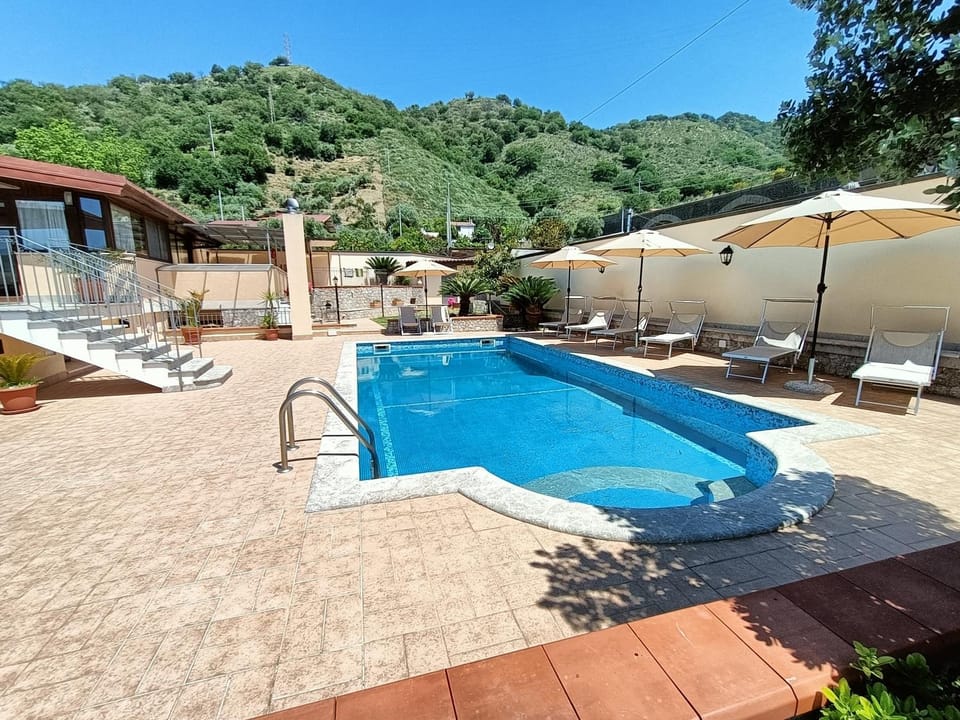 Hot Tub, Swimming pool