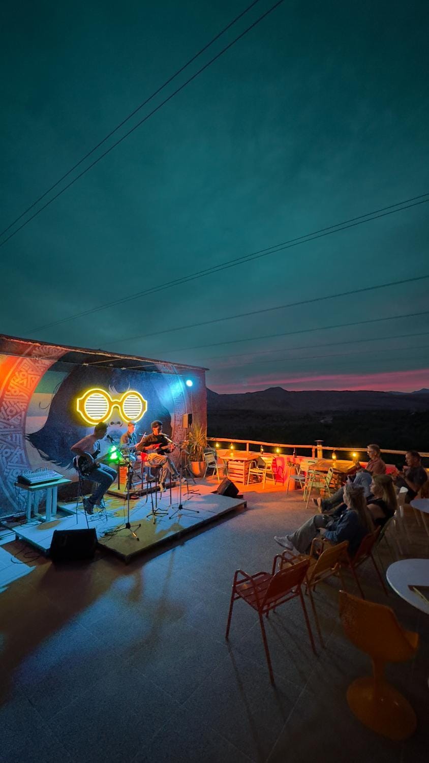 Restaurant/places to eat, Night, Natural landscape, Evening entertainment