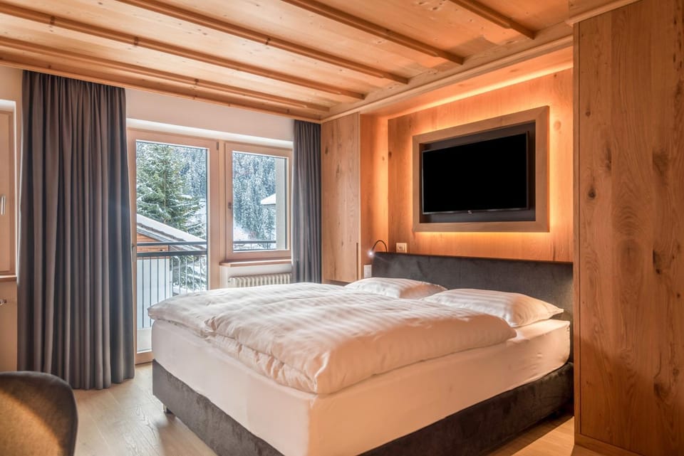 Living room, Bedroom