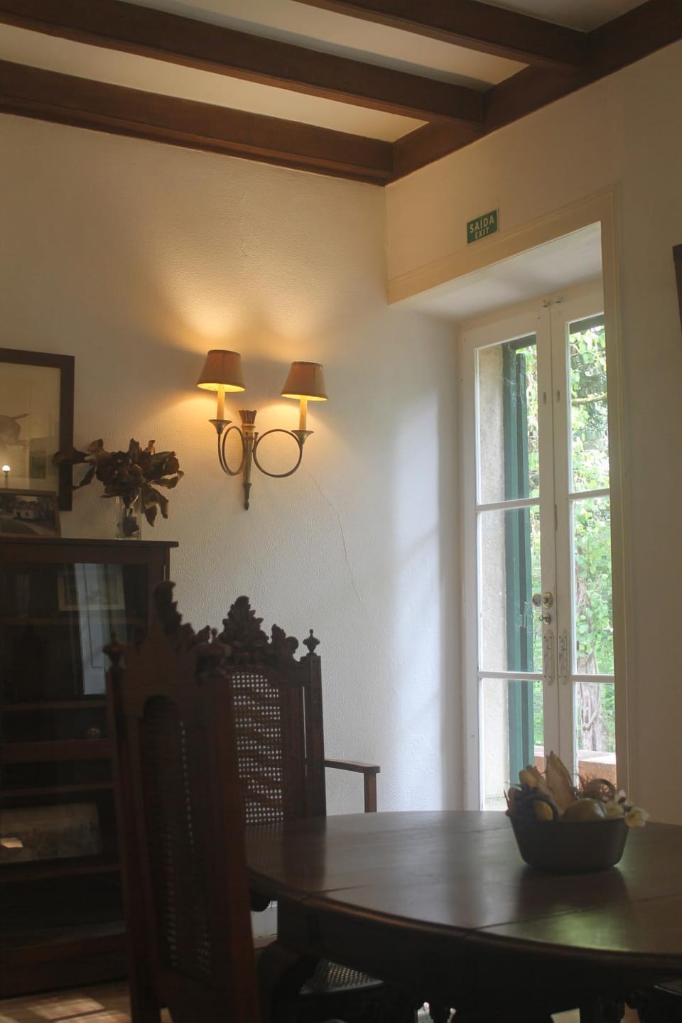 Seating area, Dining area