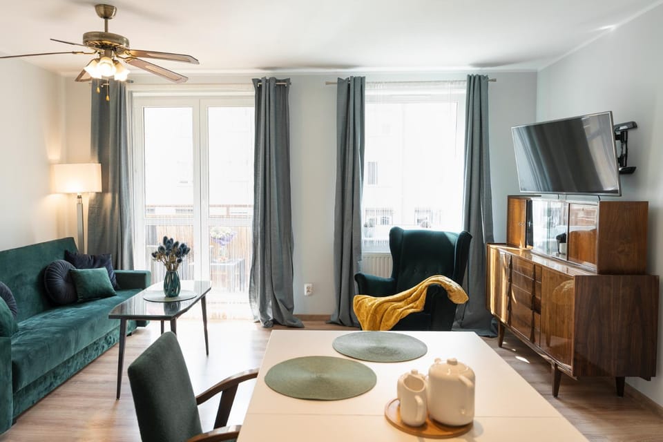 Communal lounge/ TV room, TV and multimedia, Living room, Seating area, Evening entertainment, fireplace