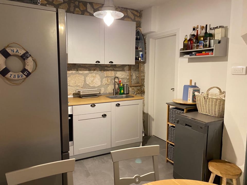 Coffee/tea facilities, Kitchen or kitchenette, Communal kitchen