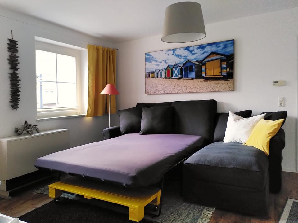 Bed, Living room