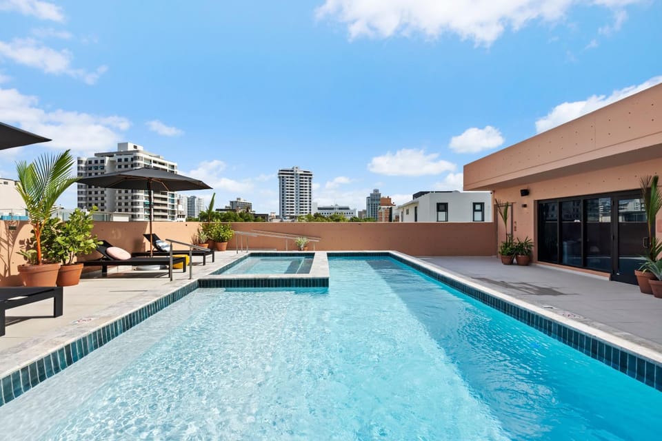 Hot Tub, Swimming pool