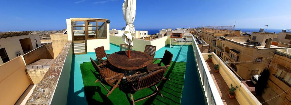 BBQ facilities, Balcony/Terrace, Street view