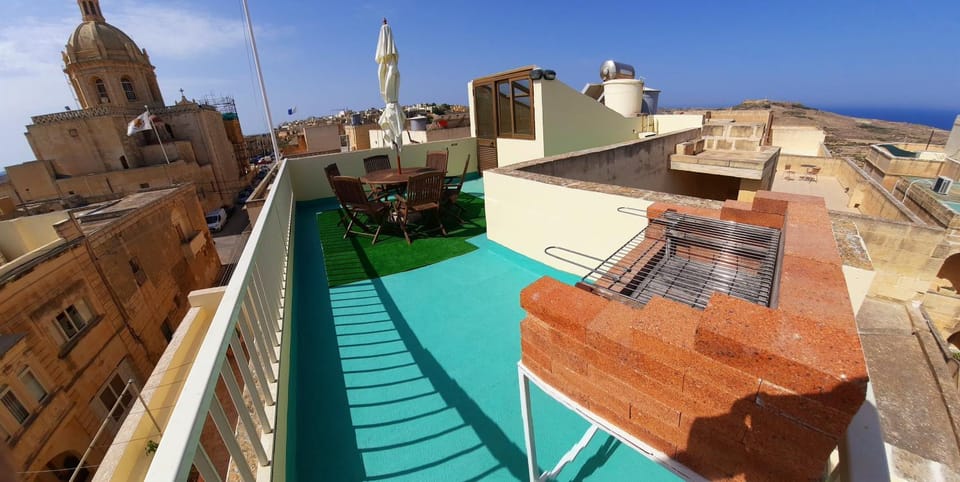 BBQ facilities, Balcony/Terrace, Street view