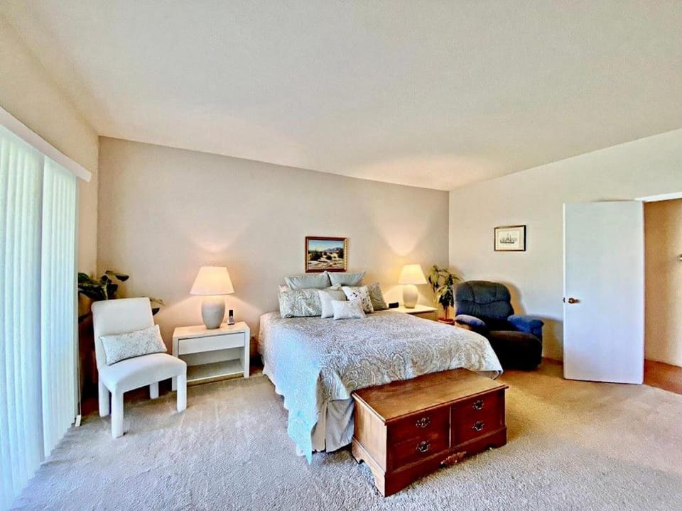 Desert Falls Golf, 1st Floor, Pool/Gym/Golf View Apartment in Palm Desert