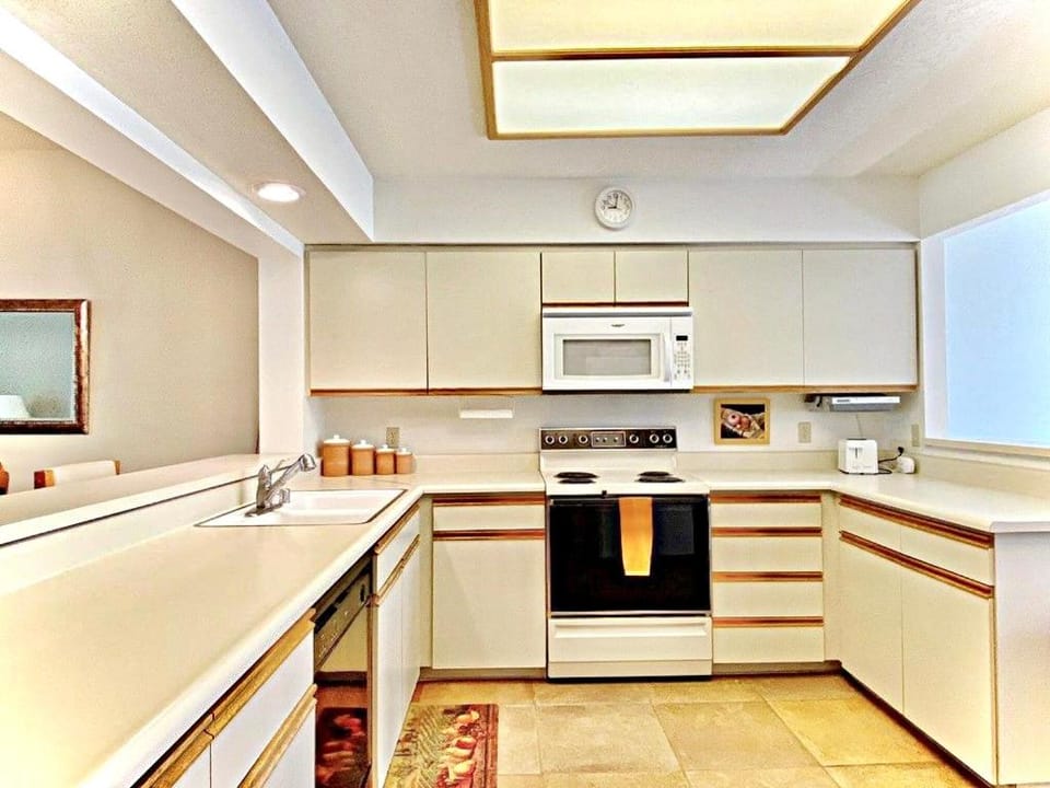 Desert Falls Golf, 1st Floor, Pool/Gym/Golf View Apartment in Palm Desert