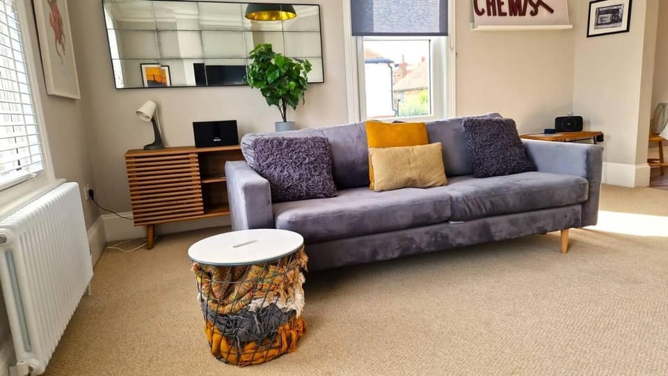 The Old Chemist - Viking Bay Getaway Apartment in Broadstairs