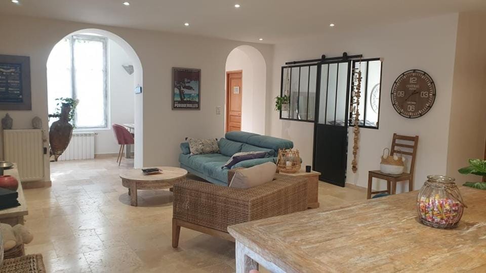 Seating area
