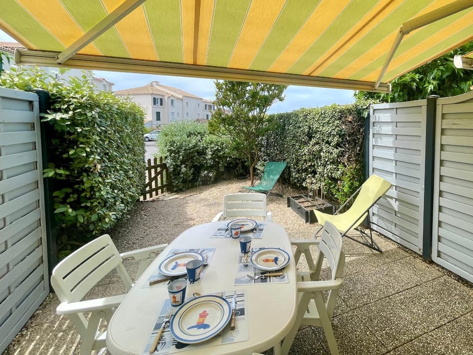 Maison à 150m plage, 2 chambres, piscine & WiFi, parking - FR-1-231-258 House in Pays de la Loire