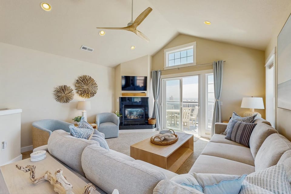 Alluvial Shores House in Rockaway Beach