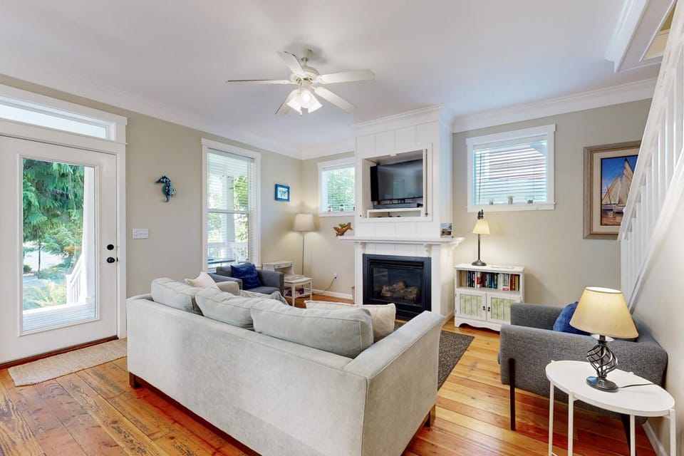 Bella Beach Home House in Lincoln Beach