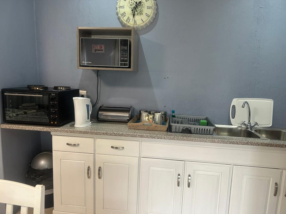 Rest Assured Apartment in Roodepoort