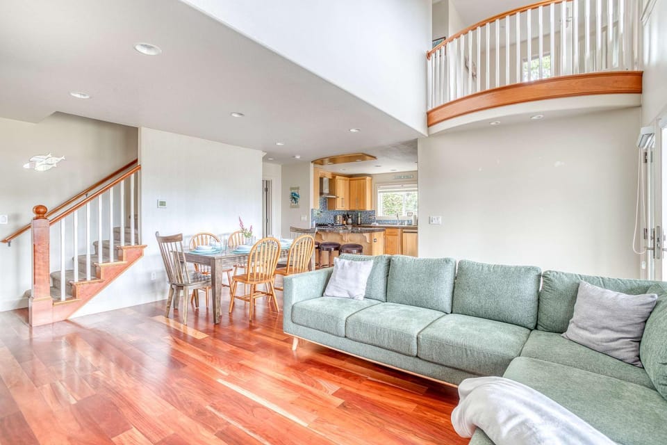Twin Rocks Beach House House in Oregon
