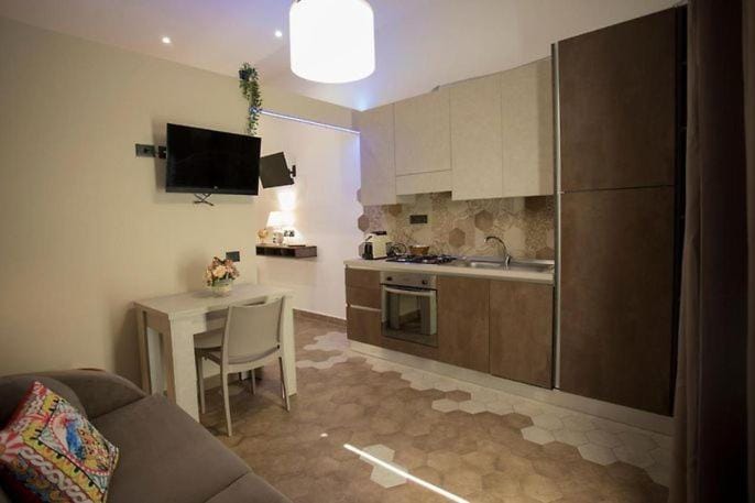 TV and multimedia, Kitchen or kitchenette, Dining area