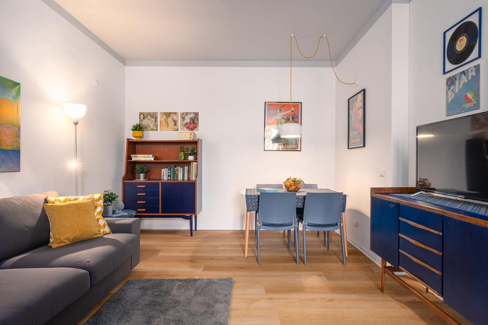 Communal lounge/ TV room, TV and multimedia, Living room, Seating area