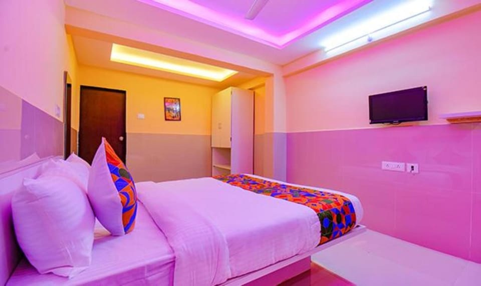 TV and multimedia, Photo of the whole room, Bedroom