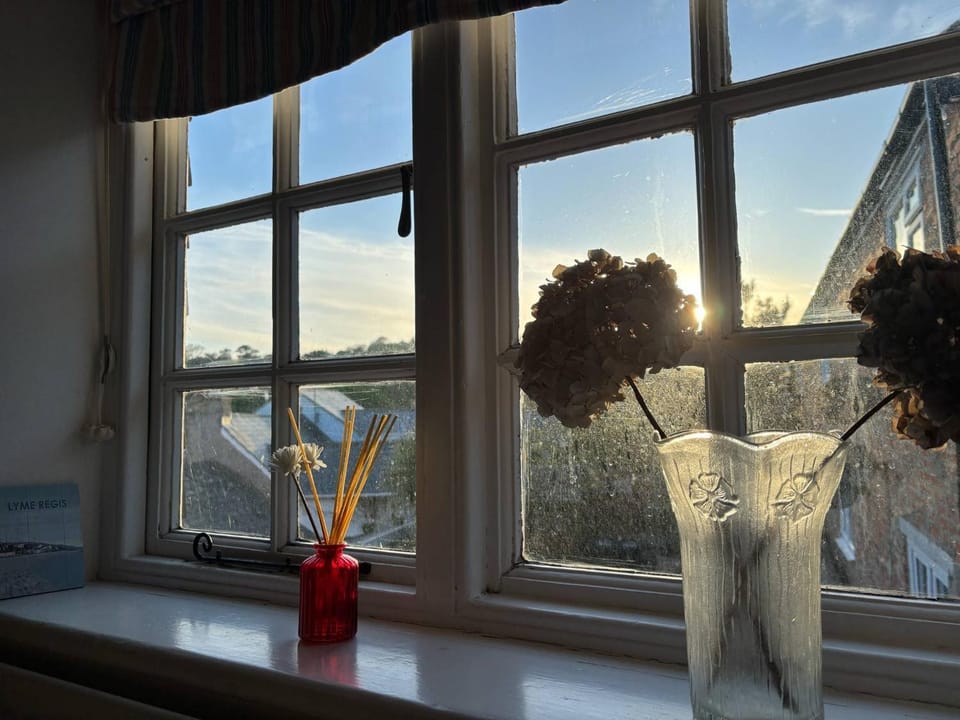 Flat 4 The Gables Lyme Regis with parking Apartment in Lyme Regis