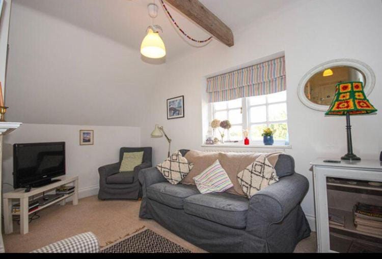 Flat 4 The Gables Lyme Regis with parking Apartment in Lyme Regis