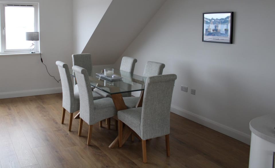 TV and multimedia, Dining area