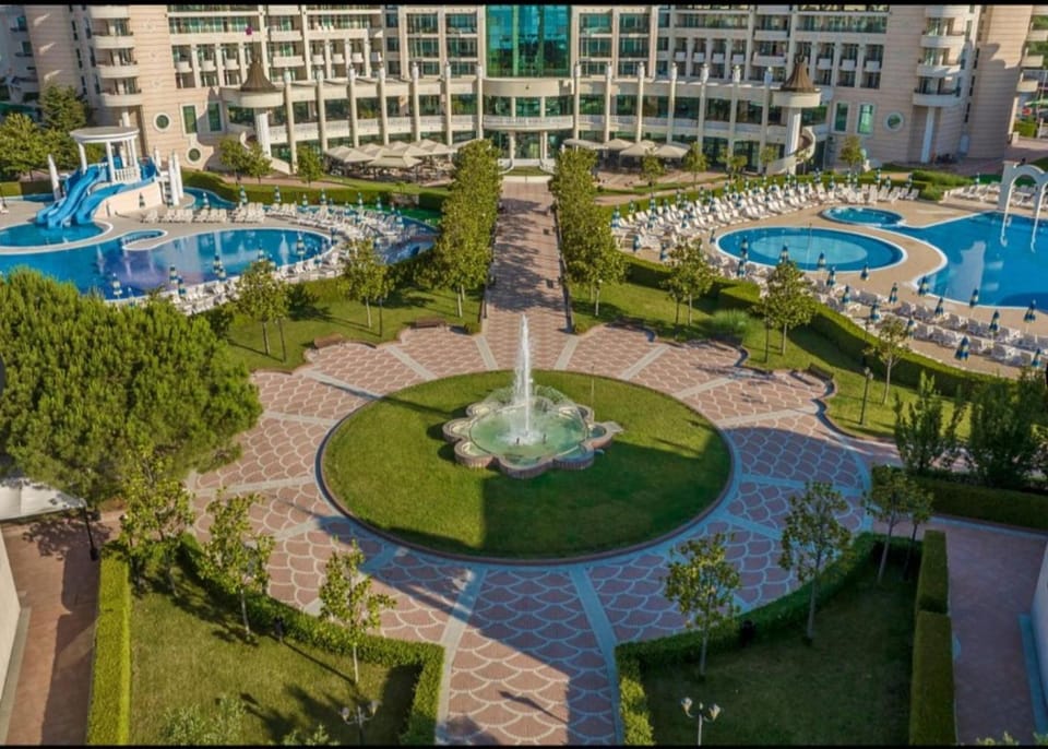"Красавиците тъмнокоси" Sunset Resort Pomorie Hotel in Pomorie