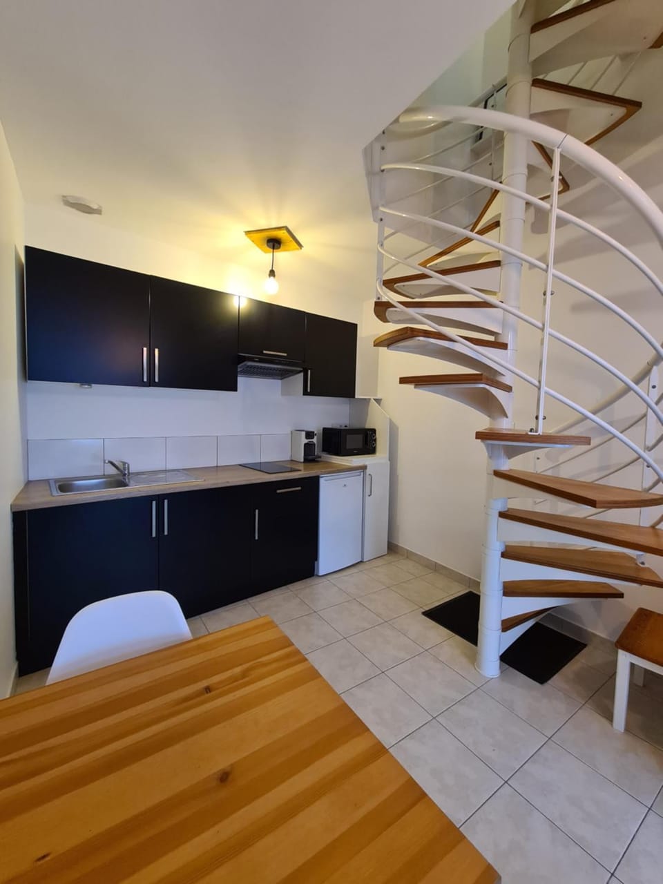 Kitchen or kitchenette, Dining area, minibar