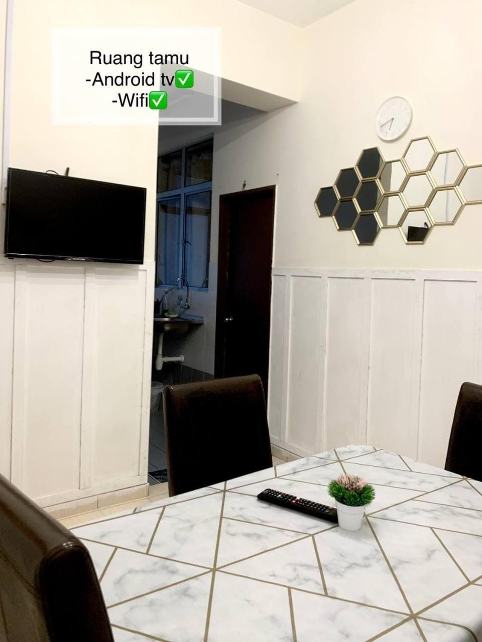 Mini Homestay Kuala Terengganu near Batu Burok, Hospital HSNZ, Mayang Mall,KTCC 6pax only Apartment in Terengganu, Malaysia