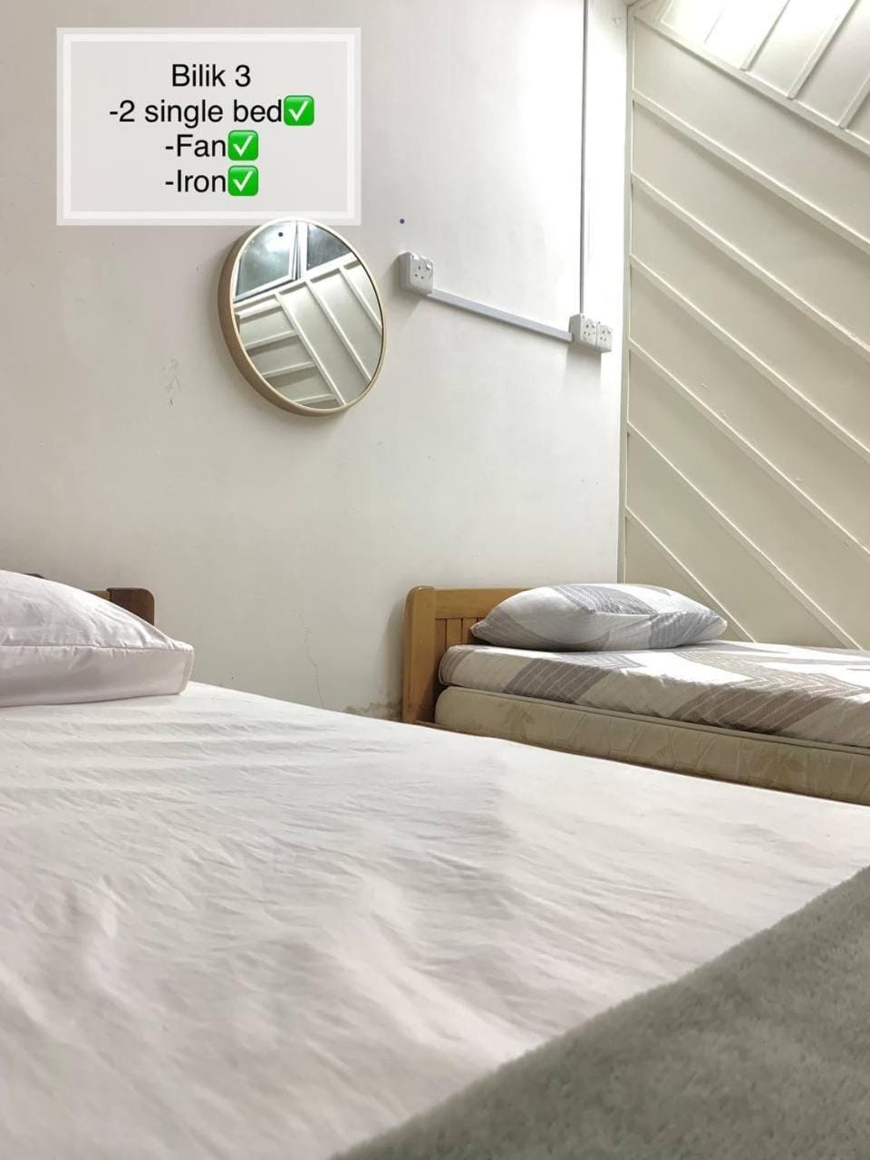 Mini Homestay Kuala Terengganu near Batu Burok, Hospital HSNZ, Mayang Mall,KTCC 6pax only Apartment in Terengganu, Malaysia
