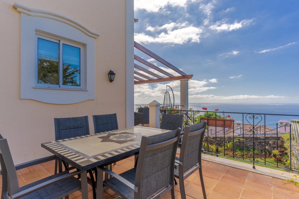 View (from property/room), Balcony/Terrace, Balcony/Terrace, Dining area