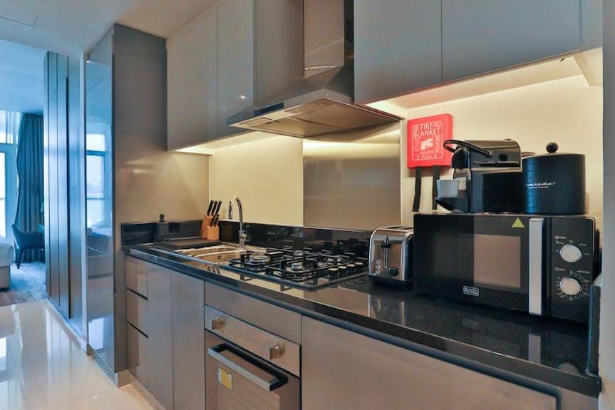 Damac Maison Prive Deluxe Studio with Water Canal View Hotel in Dubai