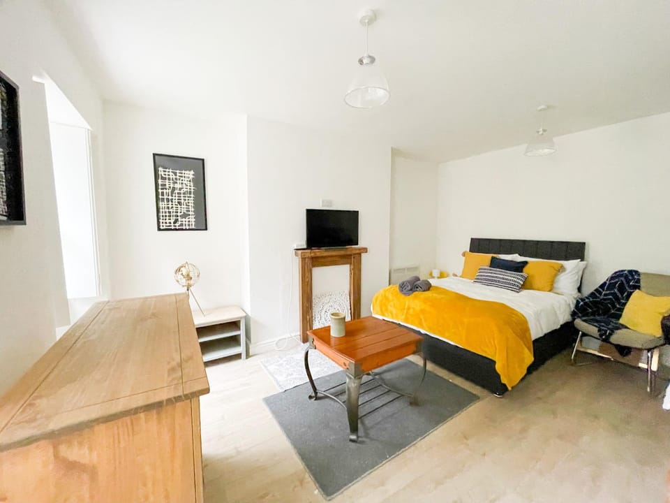 Communal lounge/ TV room, Seating area, Bedroom
