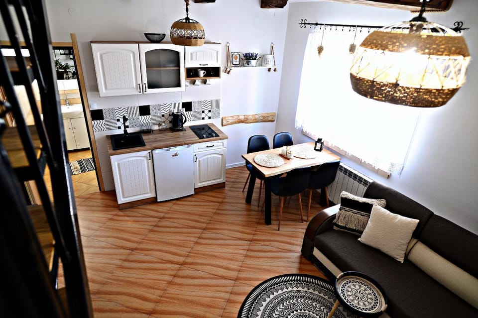 Domki BOHO-Drozdówka Solina 692-281-363 House in Slovakia