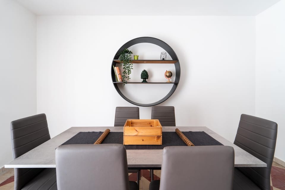 Living room, Dining area