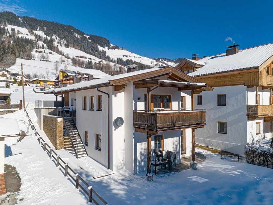 Property building, Winter