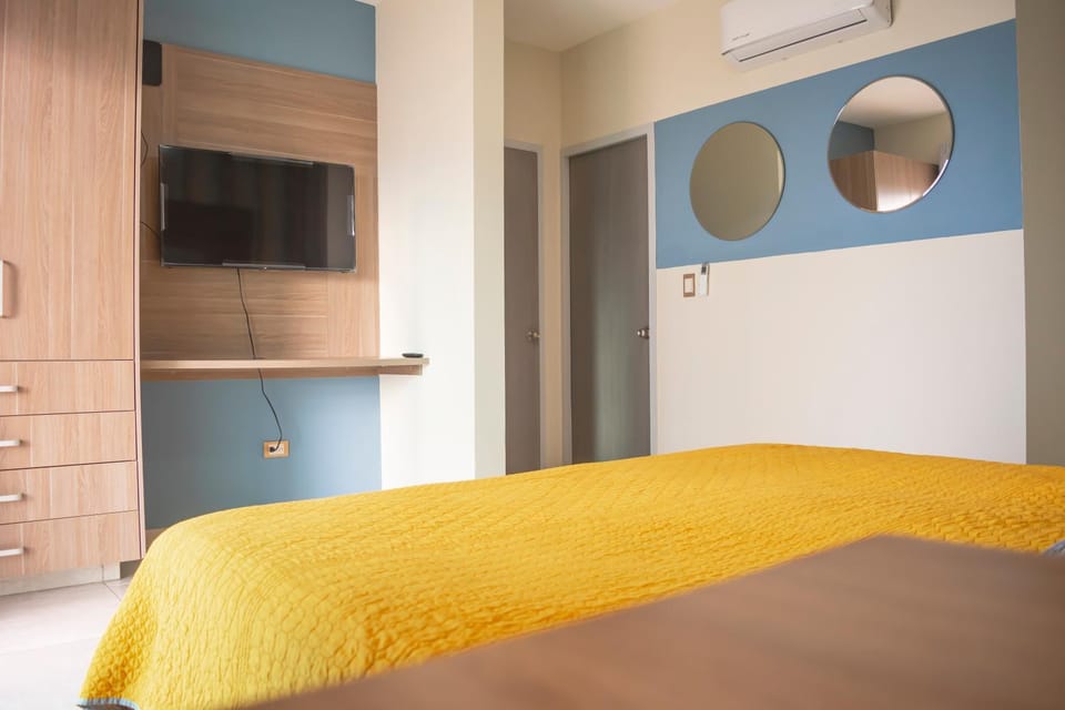 Bed, Photo of the whole room, Bedroom, wardrobe, air conditioner
