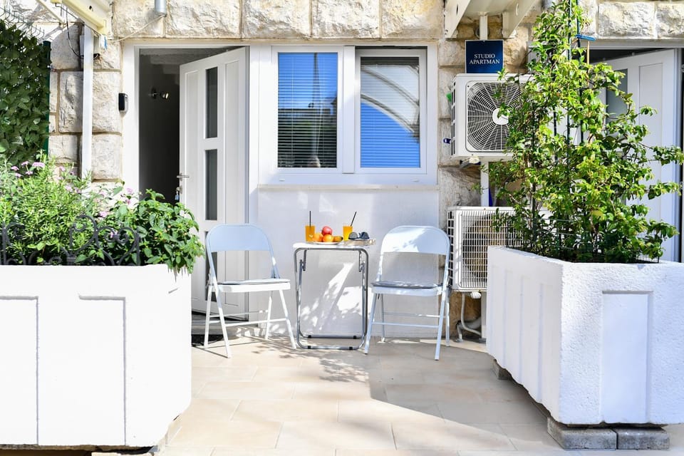 Day, Balcony/Terrace, Seating area